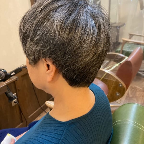 丸みのあるベリーショート