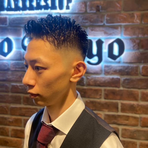 スキンフェードビジネスパーマアップバンクスタイル