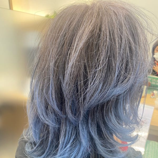 ミディアムウルフ/ブリーチ/グラデーション/ブルー/イルミナ