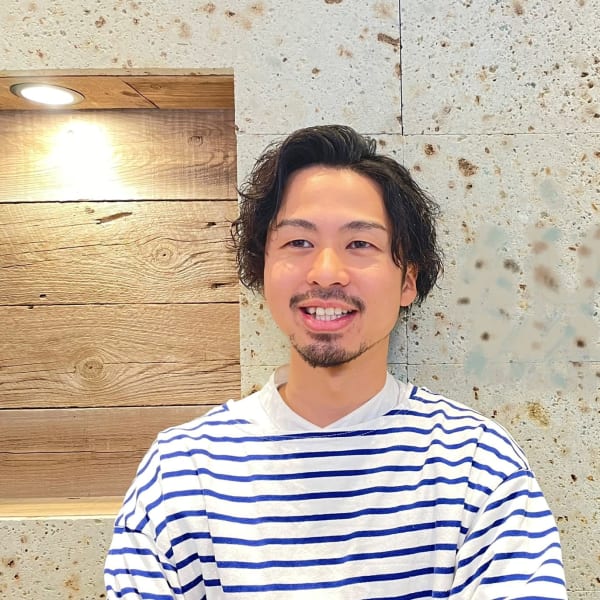G2－hair【ジーツーヘアー】のスタッフ紹介。Yusuke