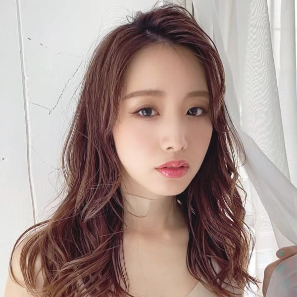 韓国風大人フェミニンセンターパートゆるふわカールヨシンモリ