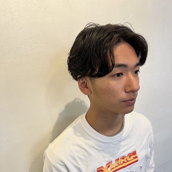 センターパート　毛流れパーマ