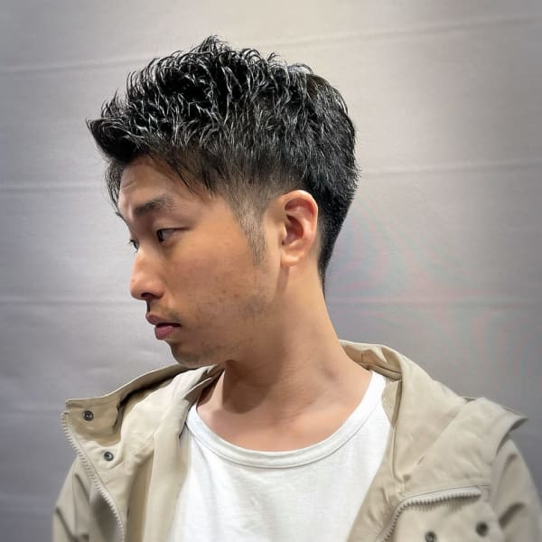 ツーブロックアップバングメンズベリーショート