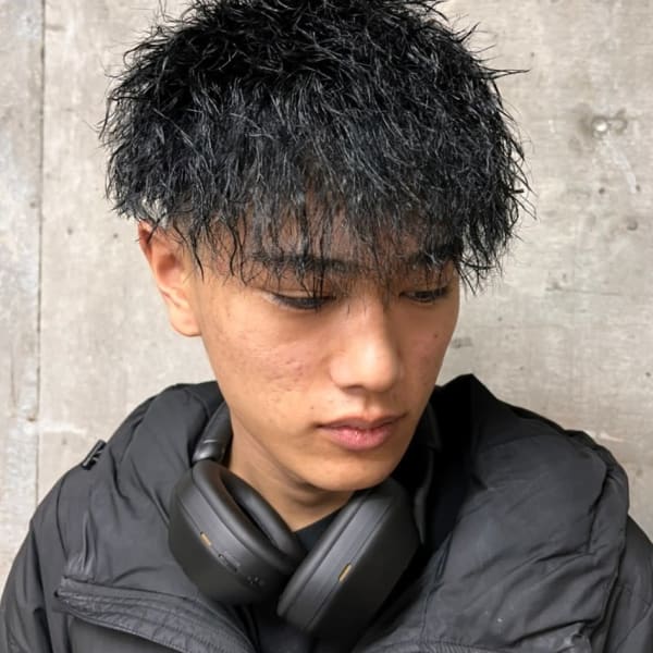 束感ツイスパショート　フェードカット　ピンパーマ