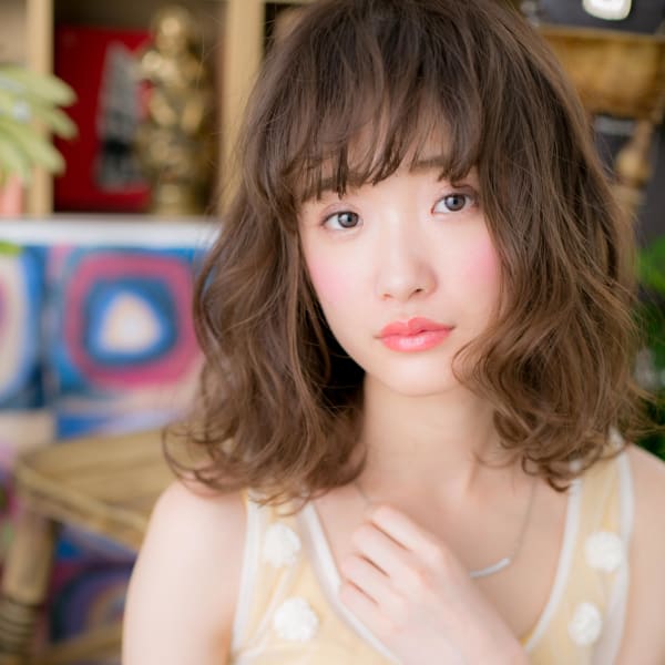 外国人風インナーカラー小顔エアリーミディ　波巻き
