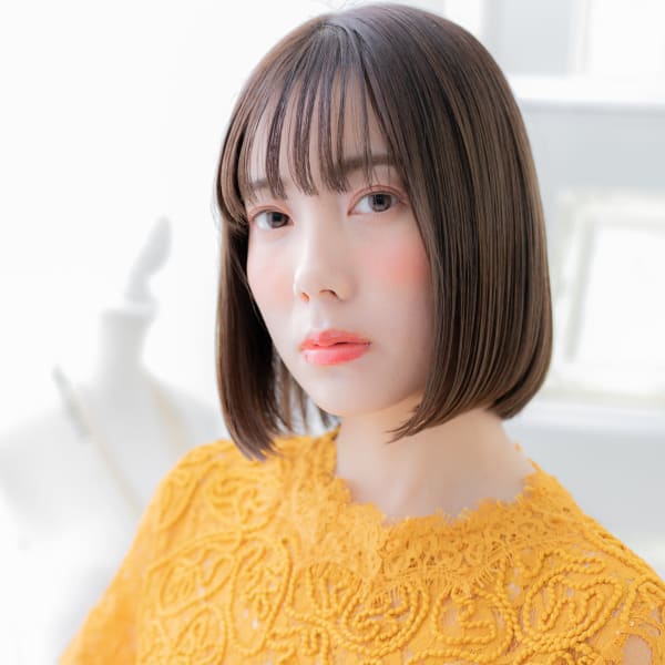 暗髪シースルーバング前下がりぱっつんボブ ダークアッシュ