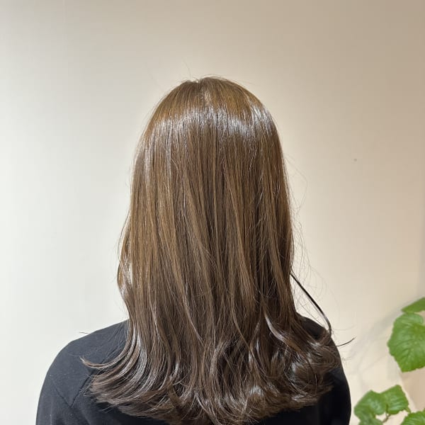 グリーンベージュ|女性専用髪質改善酸性縮毛矯正専門店LIRA