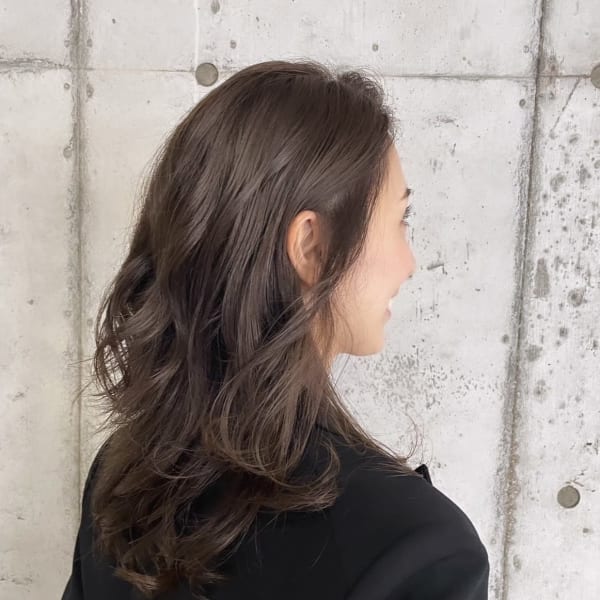 ハイレイヤー／グレージュカラー／髪質改善トリートメント