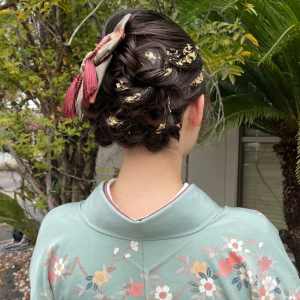 卒業式ヘアセット 袴 アップスタイル 金箔 和装