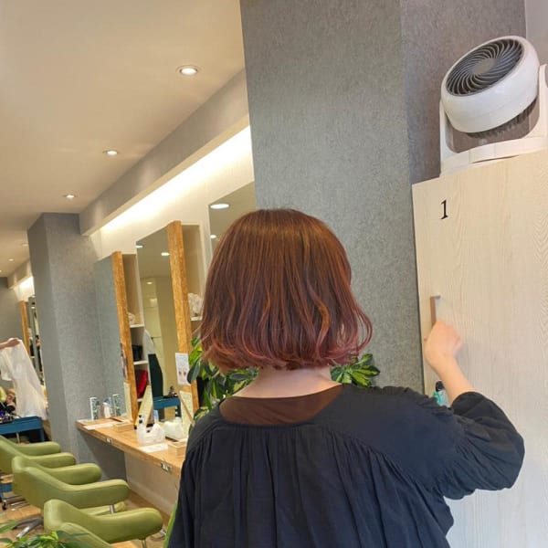 20代30代ナチュラルボブ毛先パーマピンクカラー