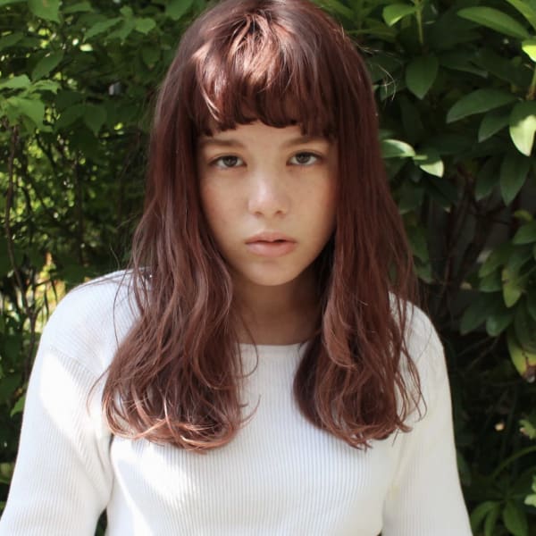 ラフウェーブとフレンチレッドでクールガール