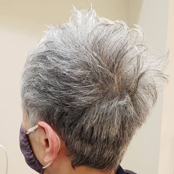 グレーヘアーショートスタイル|Tiam