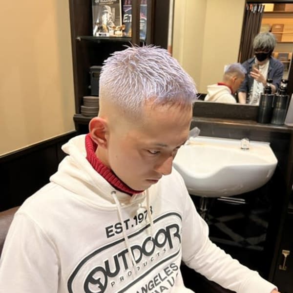 色落ちも綺麗に白!パールパープル×スキンフェード