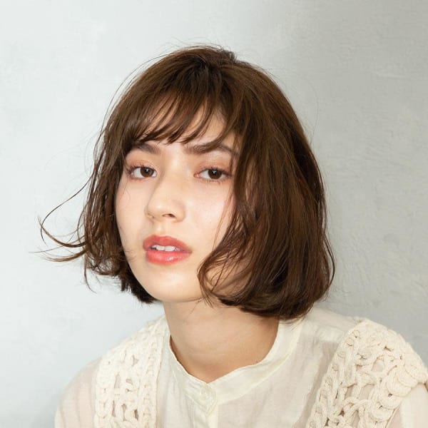 フェミニンボブ