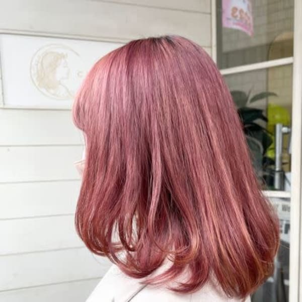 大人可愛いテラコッタピンク艶髪ダブルカラーミディアム梅ヶ丘