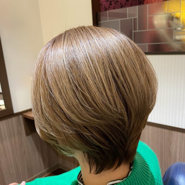 頭の形が良く見える小顔くびれショート