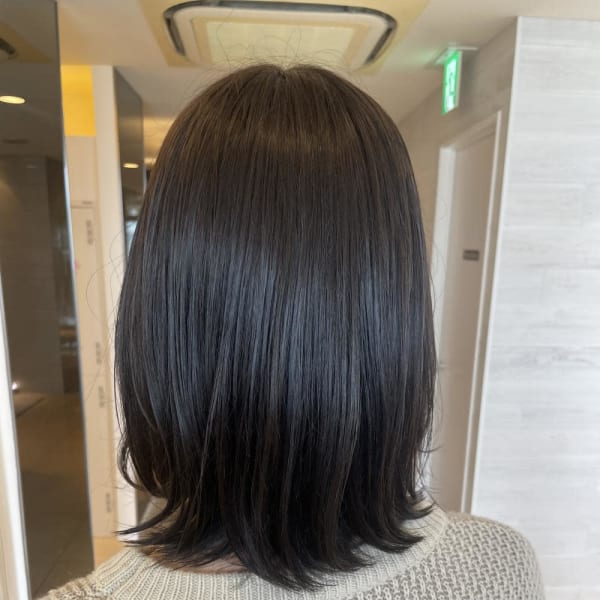 ほんのりカーキグレージュ　/コノミ．