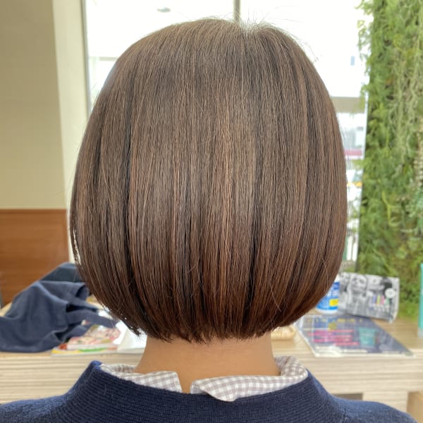 手ぐしでまとまるショートボブ