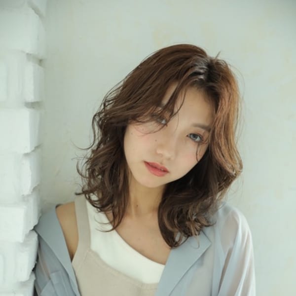 軽やかで小顔になれるウルフミディ