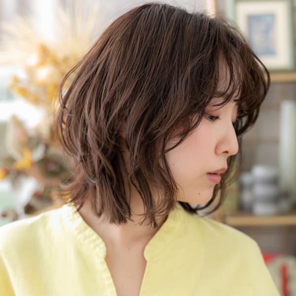 シースルーバングくせ毛風小顔くびれミディ　ダークグレージュ