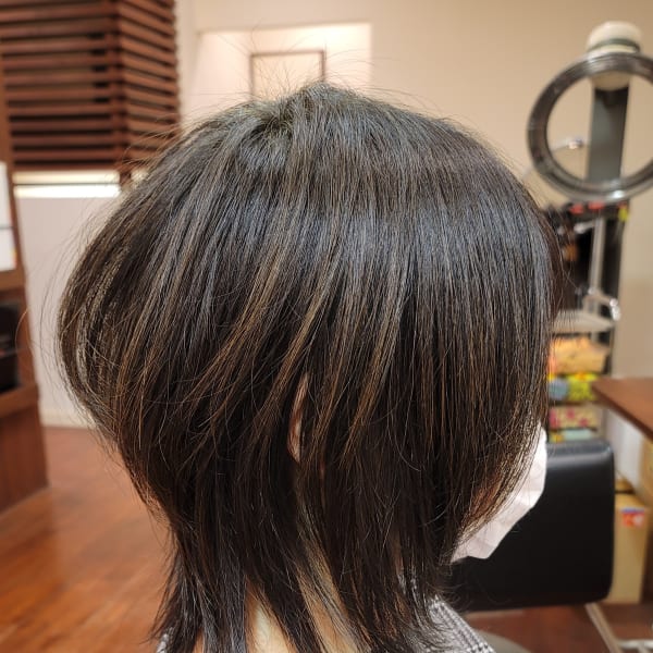 天然ヘナ&大人のウルフレイヤースタイルをドライカットで。