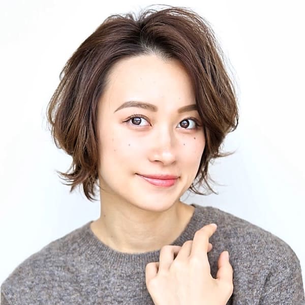 40代女性のひし形ショートボブ