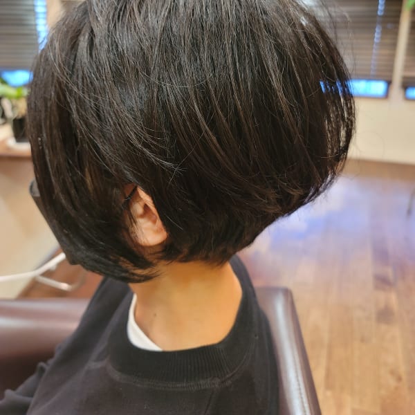 天然ヘナ&ギリギリのバランスで、大人ボブスタイル