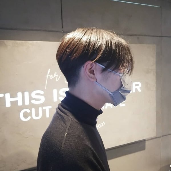 前下がり　韓国風センターパート　黒髪　【札幌】