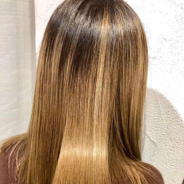 ナチュラルストレート|女性専用髪質改善酸性縮毛矯正専門店LIRA