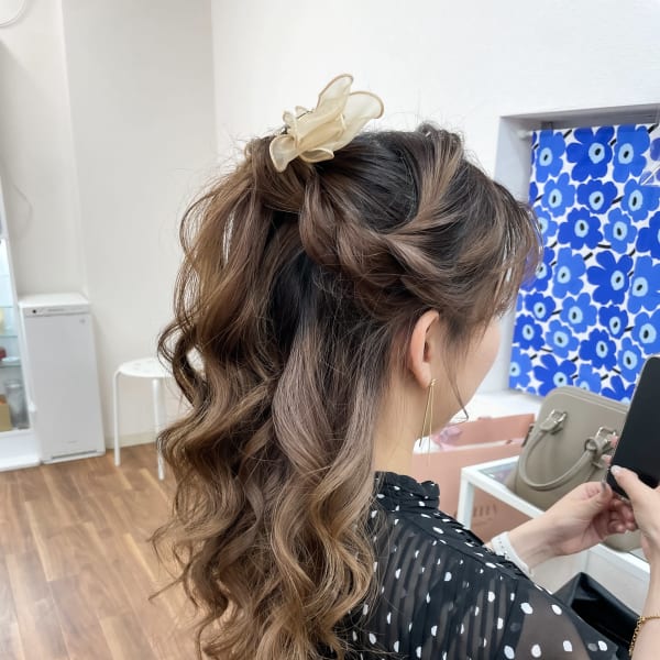 ハーフポニーテール