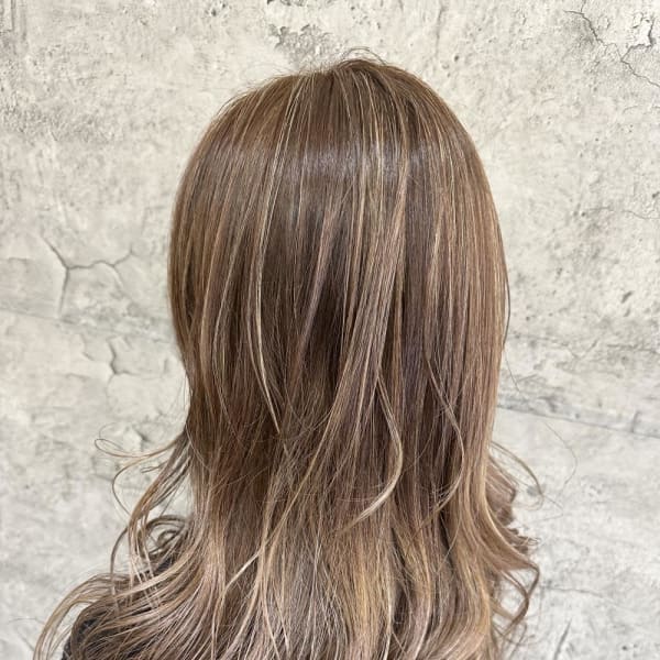 ハイライト　バレイヤージュカラー ミルクティー