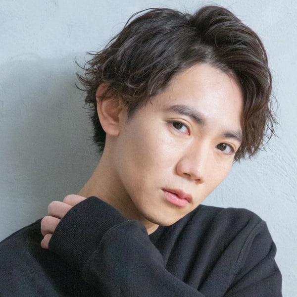 センターパート×ツイストスパイラルパーマ|EARTH coiffure beauté つくば学園店