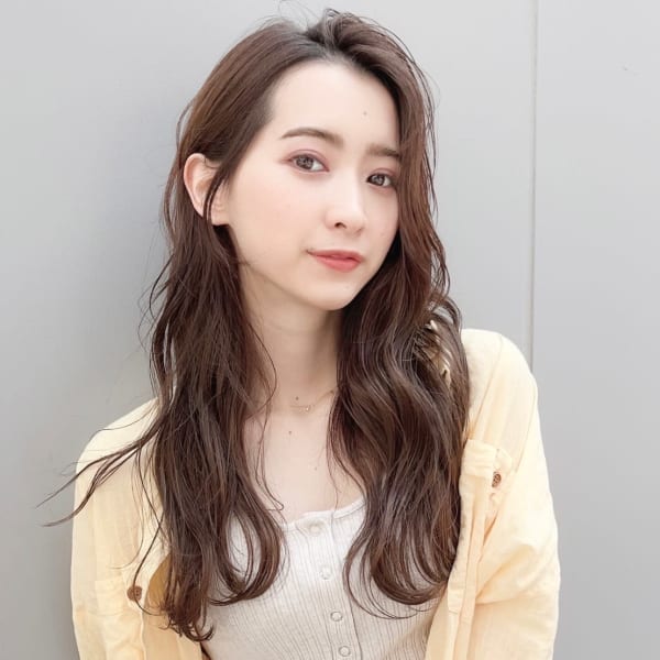 抜け感ラフロング×おくれ毛×うぶ毛