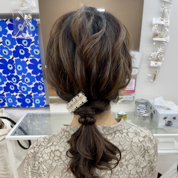 カジュアルポニーテール