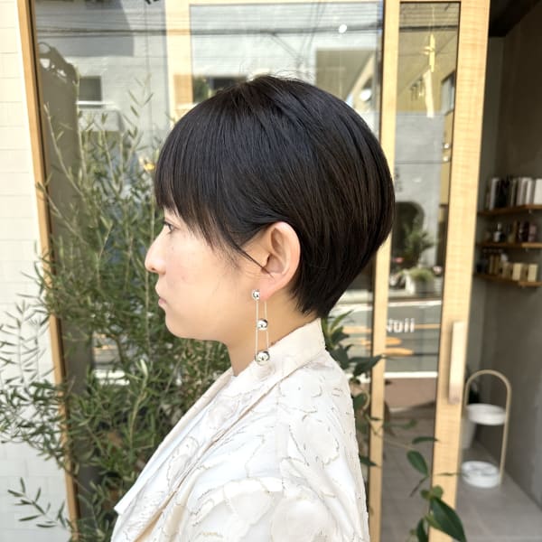 大人かわいいタイトな丸みショート♪|Nuii