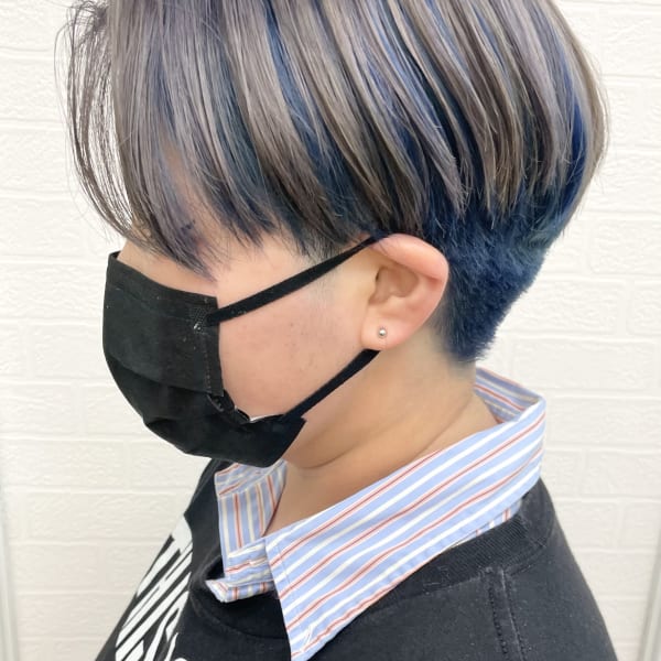 刈り上げセンター分けマッシュ