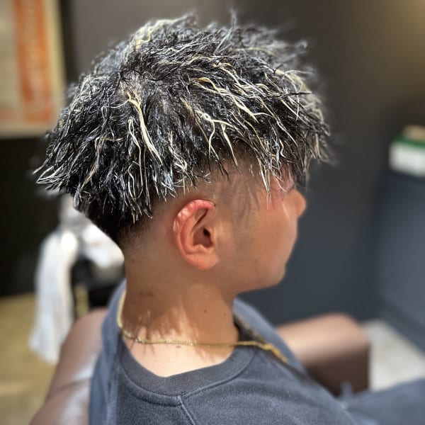 金メッシュ×ツイストパーマ