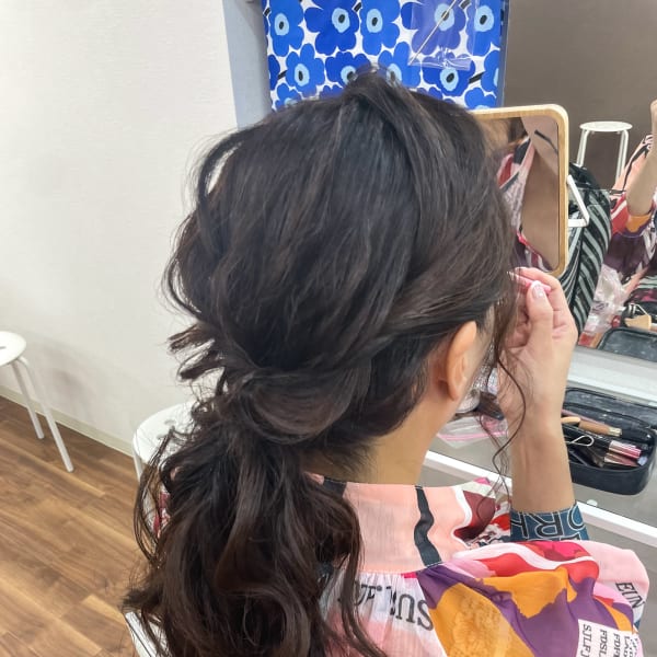 カジュアルポニーテール