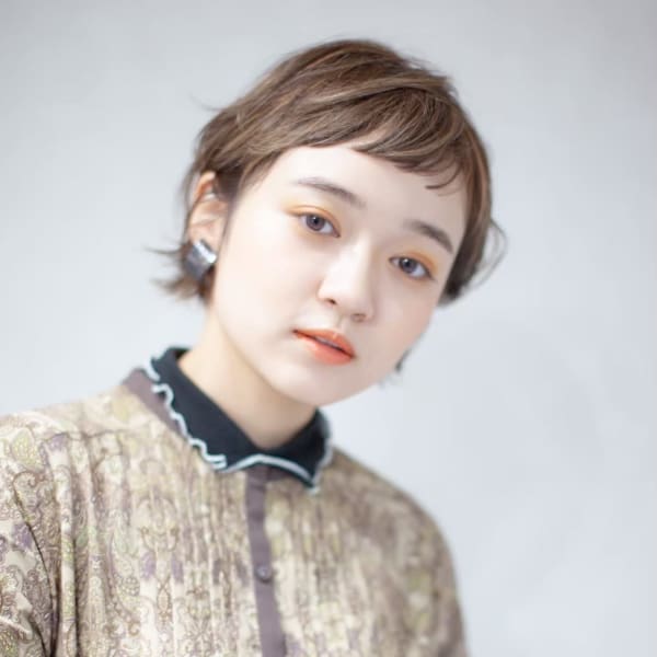 10代20代30代/前髪短めハイライトショート