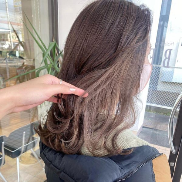 ミルクティーベージュ