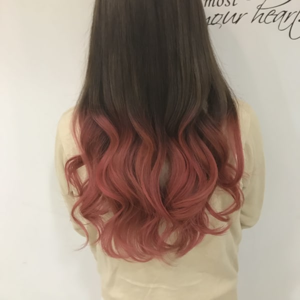 ダークアッシュ系と赤系のグラデーションカラー|Pulchra hair