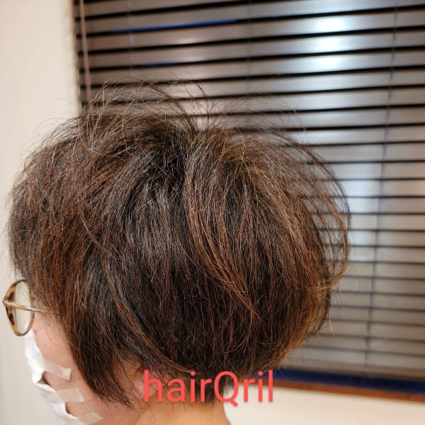 天然ヘナと膨らむ髪にドライカット、大人ボブスタイル|hair Qril