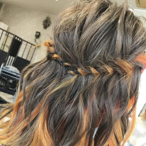 派手すぎないイエローオレンジ【Fave佐藤】