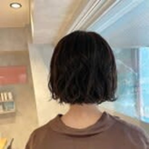 直毛さんへ、切りっぱワンレングス×くせ毛風パーマで朝楽に♪