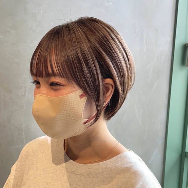 【大人可愛い◎】丸み耳掛けショート×イルミナカラー