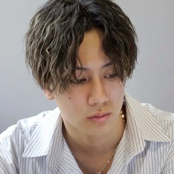 センターパート　スパイラルパーマ