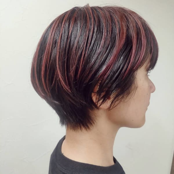 ピンクレッドのショート