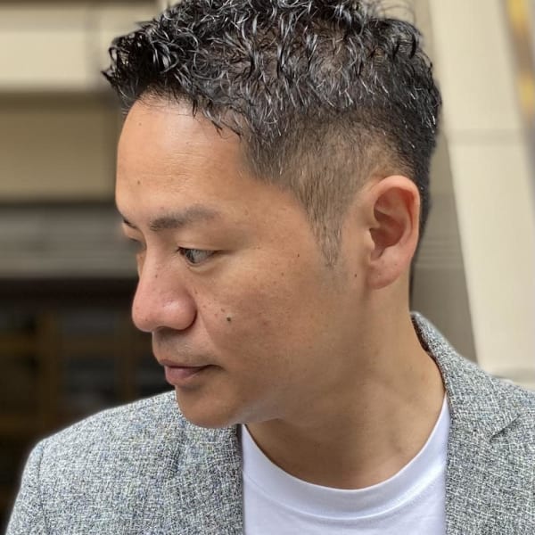 イケオジ　アイロンパーマ　強め　ビジネスショート