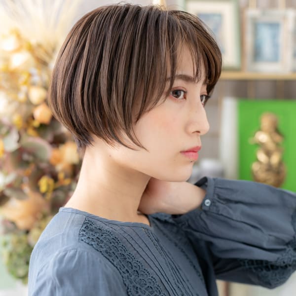 ダークアッシュ前下がりマッシュショートボブ アースカラー