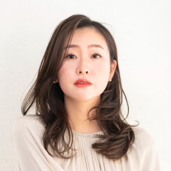 凛とした女性のロングスタイル|BEAUTY CELLAR 六本木ヒルズ店